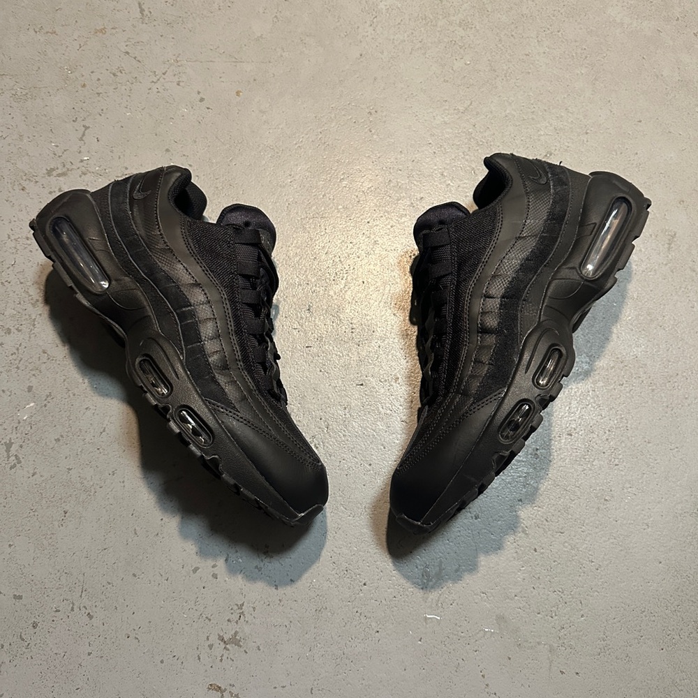 Triple Black Essential Nike Air Max 95’s